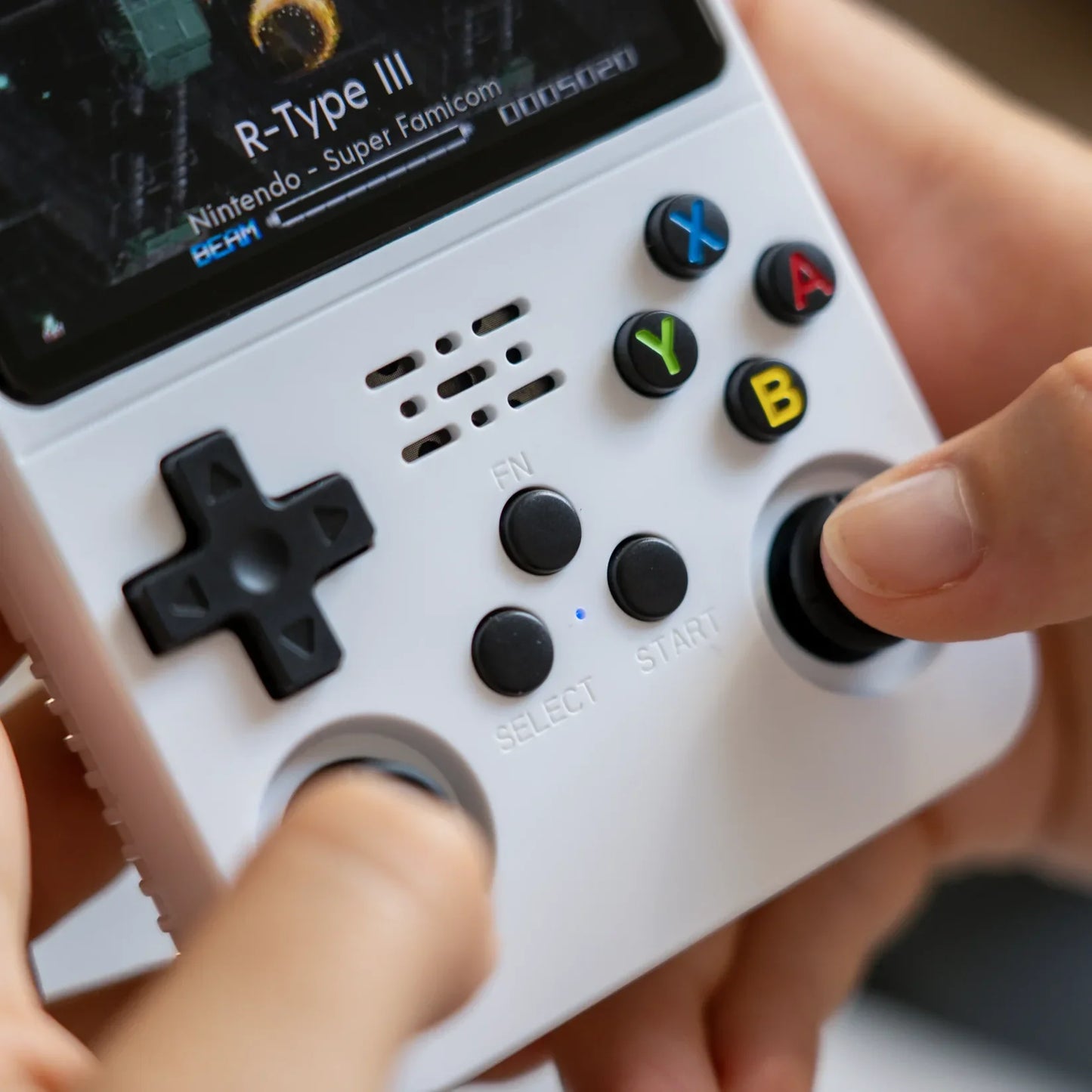Consola R36S™ | +18,000 Juegos 19 Emuladores | Pantalla 3.5" | 64GB